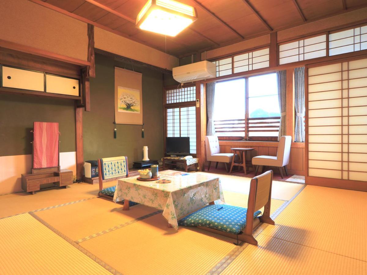 Ougiya Ryokan Toyooka  Bagian luar foto